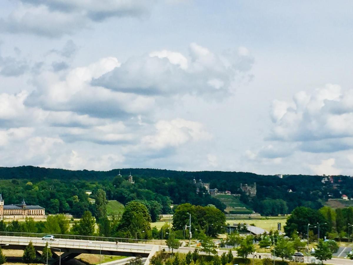 Panoramablick Auf Elbe Und Schlosser Dresden Exteriör bild