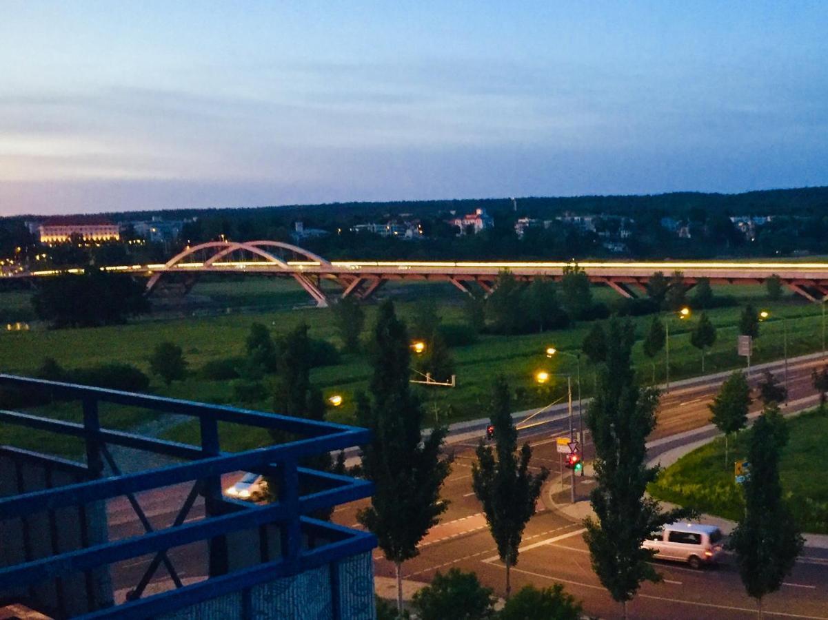 Panoramablick Auf Elbe Und Schlosser Dresden Exteriör bild